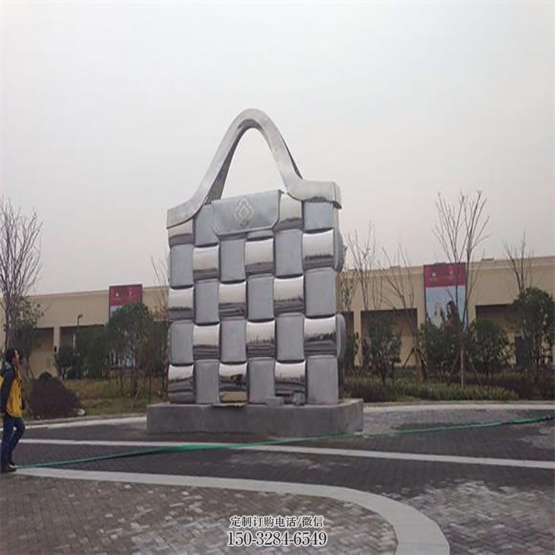 甘南景观背包雕塑优选，陆地摆件，园林不锈钢背包雕塑供应